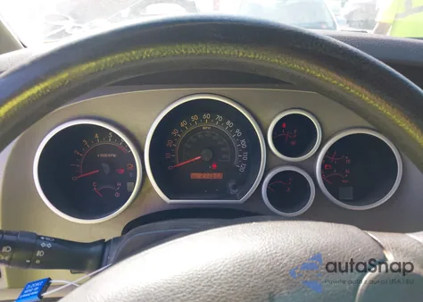 2010 Toyota Tundra Grade 5.7L V8 z USA, uszkodzony, nr VIN 5TFUW5F11AX112571